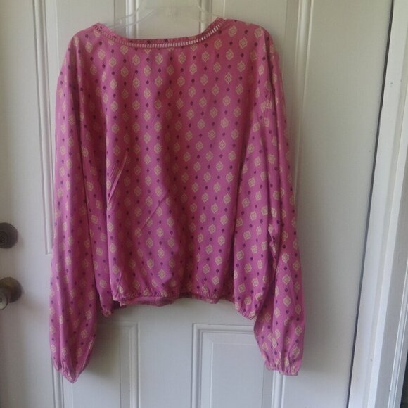 Wrangle Retro brand top size XXL, rayon, pink with cream print design, NWT, soft - Picture 2 of 16
